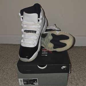 👟 Air Jordan 11 Retro – White/Metallic Gold-Black – Size 6.5Y – LIKE NEW